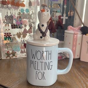 Rae Dunn Frozen Mug ans Olaf Lid